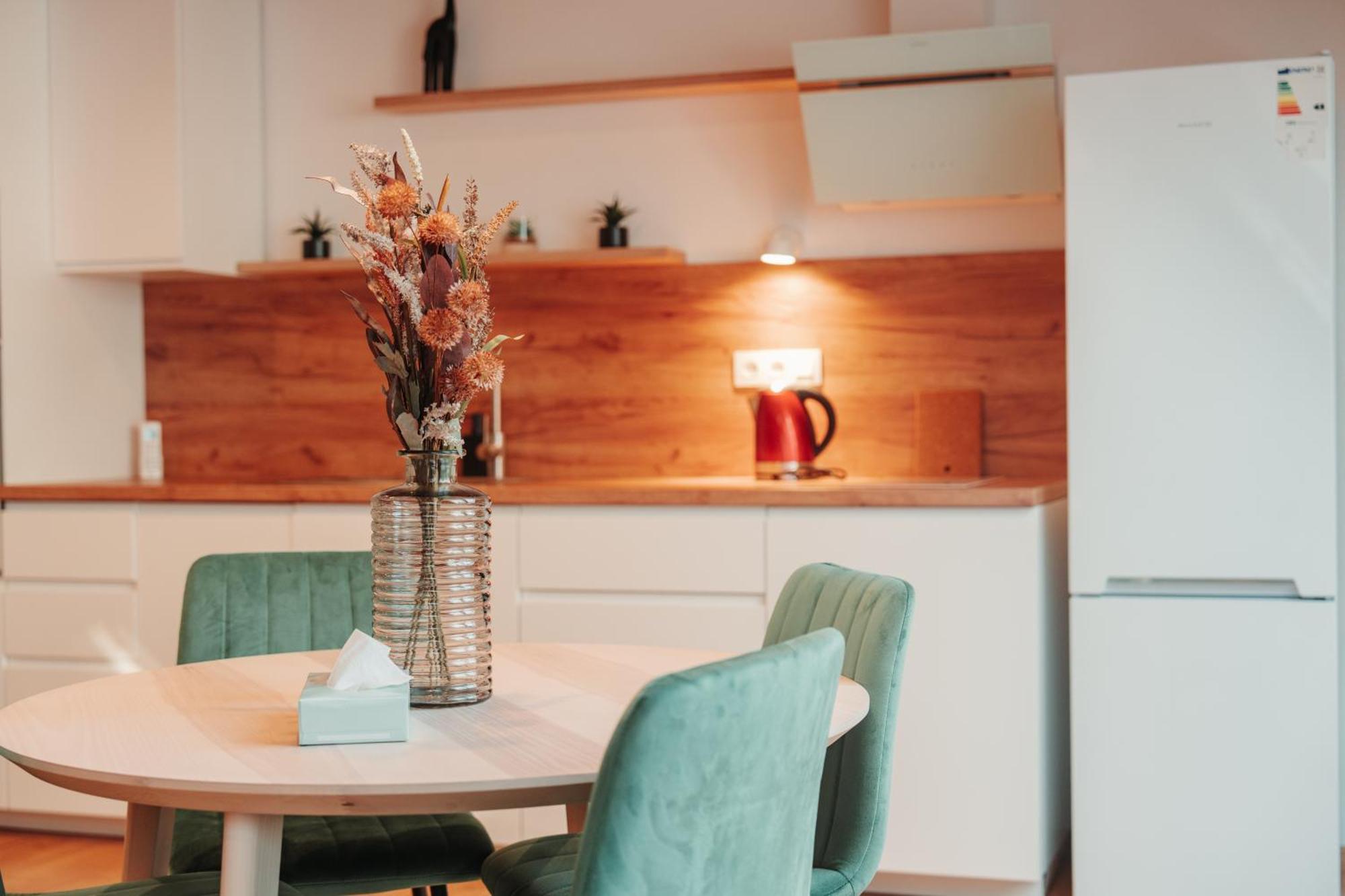 Hviezdoslavova Apartments, Trnava Centre, Parking Available Exterior foto