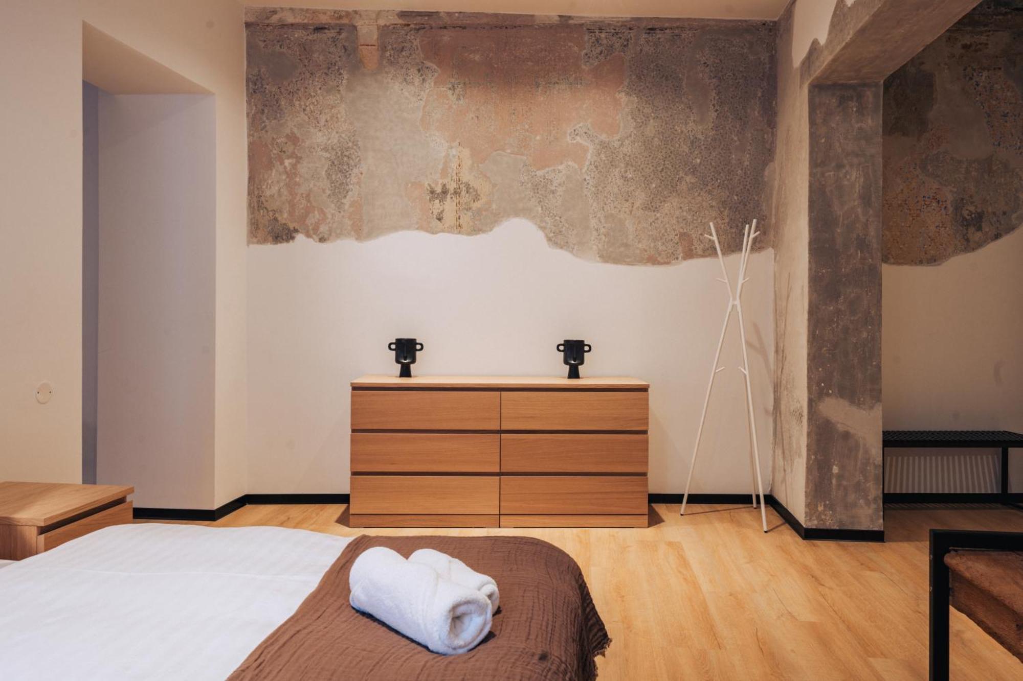Hviezdoslavova Apartments, Trnava Centre, Parking Available Exterior foto